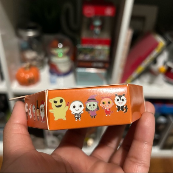 The Nightmare Before Christmas Pins/ Set of 5 - Picture 3 of 5